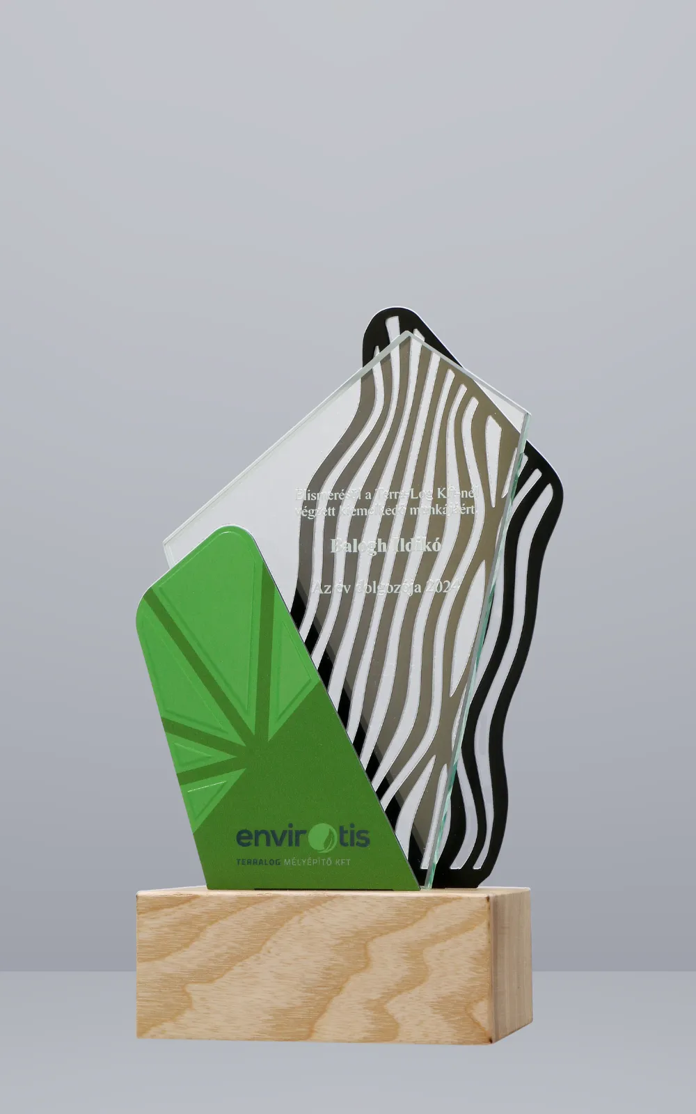 Premi Mixed Media – composizioni uniche in legno, marmo, vetro e metallo